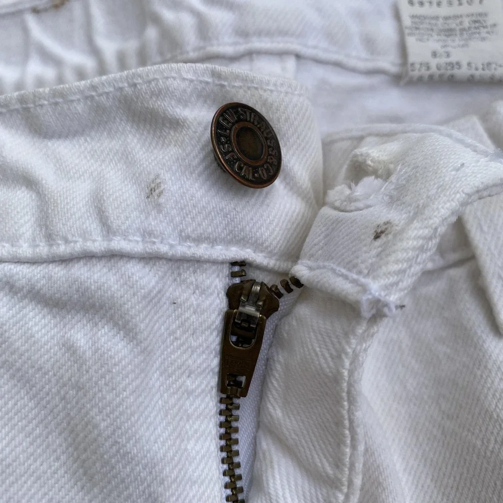 Vintage Levis 550 Shorts Mens 36 White Denim Relaxed Fit Made‎ USA 90s Jeans